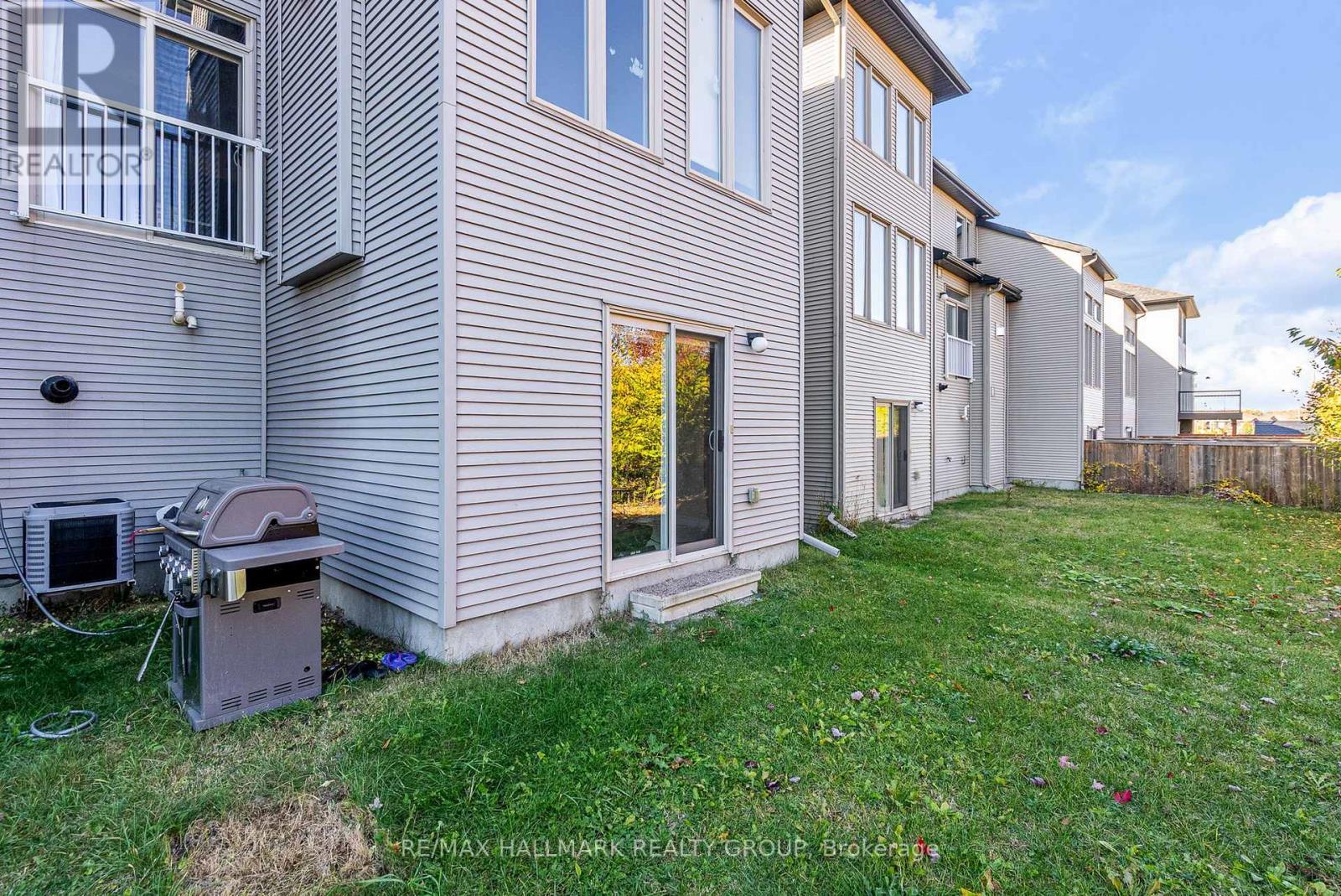 938 Fletcher Circle, Ottawa, ON - Outdoor