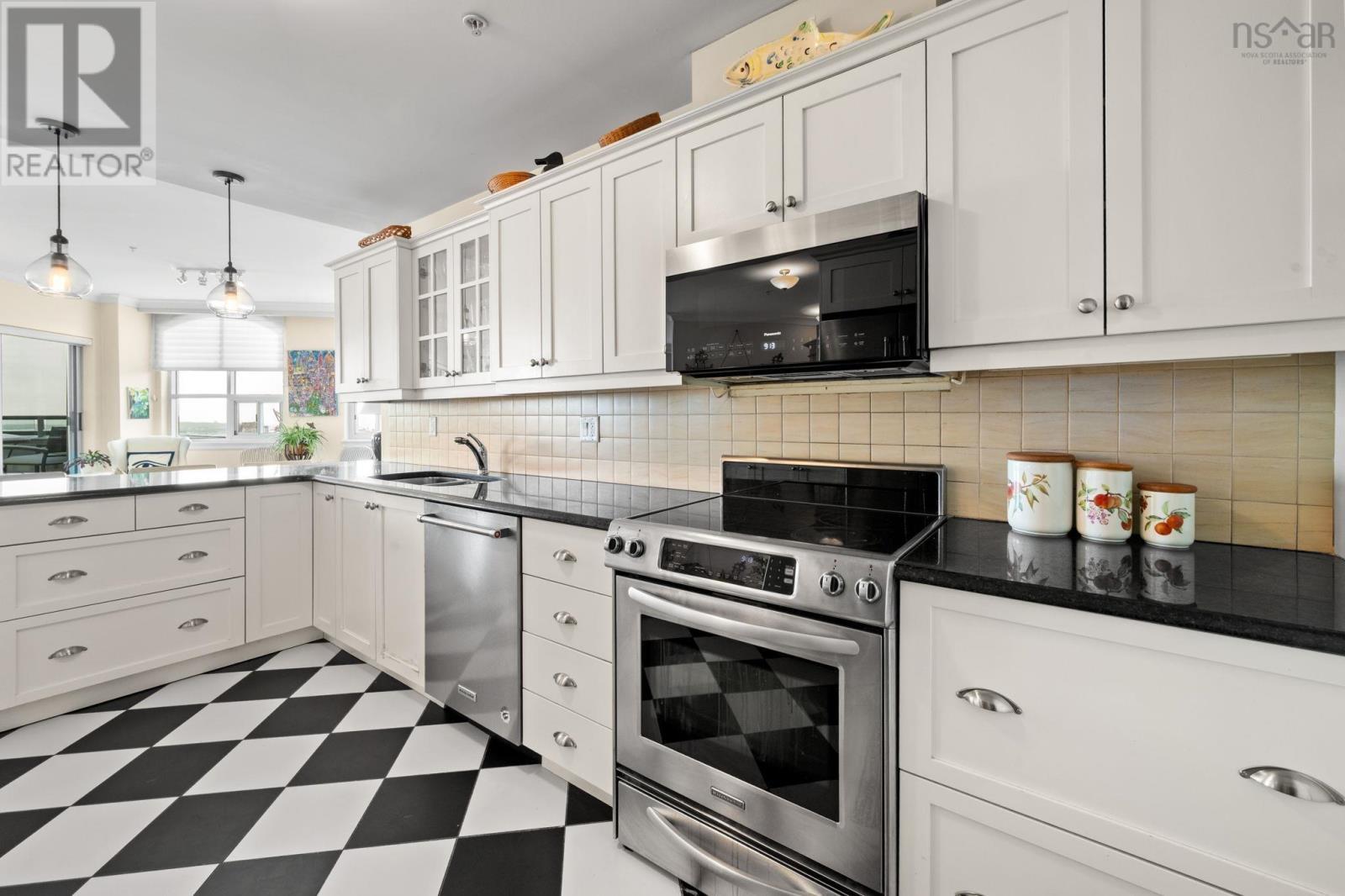 1205 2677 Gladstone Street, Halifax, NS - Indoor Photo Showing Kitchen