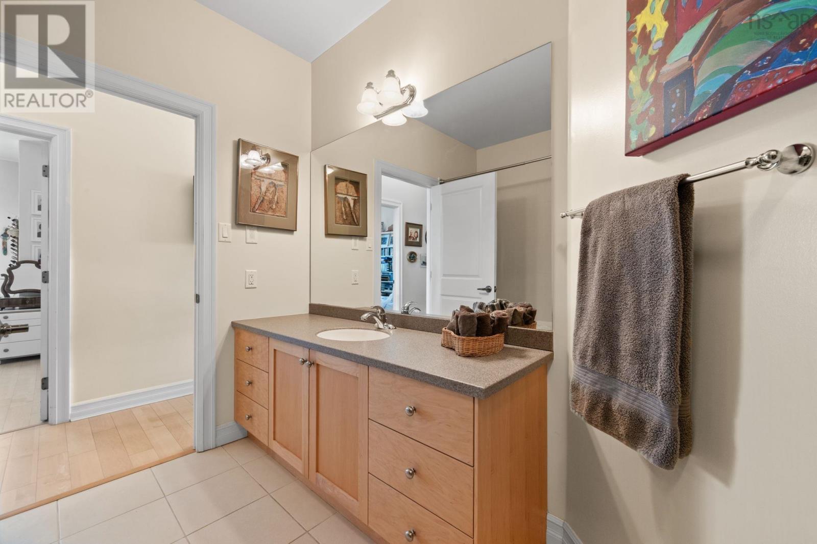 1205 2677 Gladstone Street, Halifax, NS - Indoor Photo Showing Bathroom