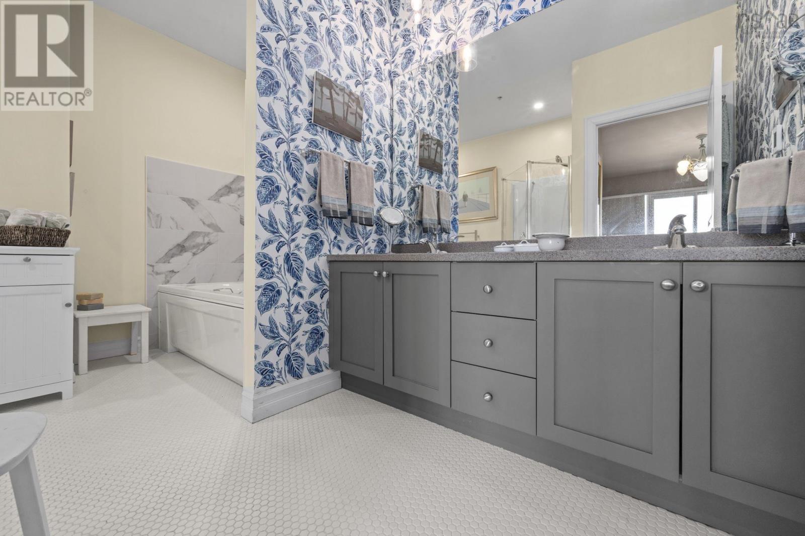 1205 2677 Gladstone Street, Halifax, NS - Indoor Photo Showing Bathroom