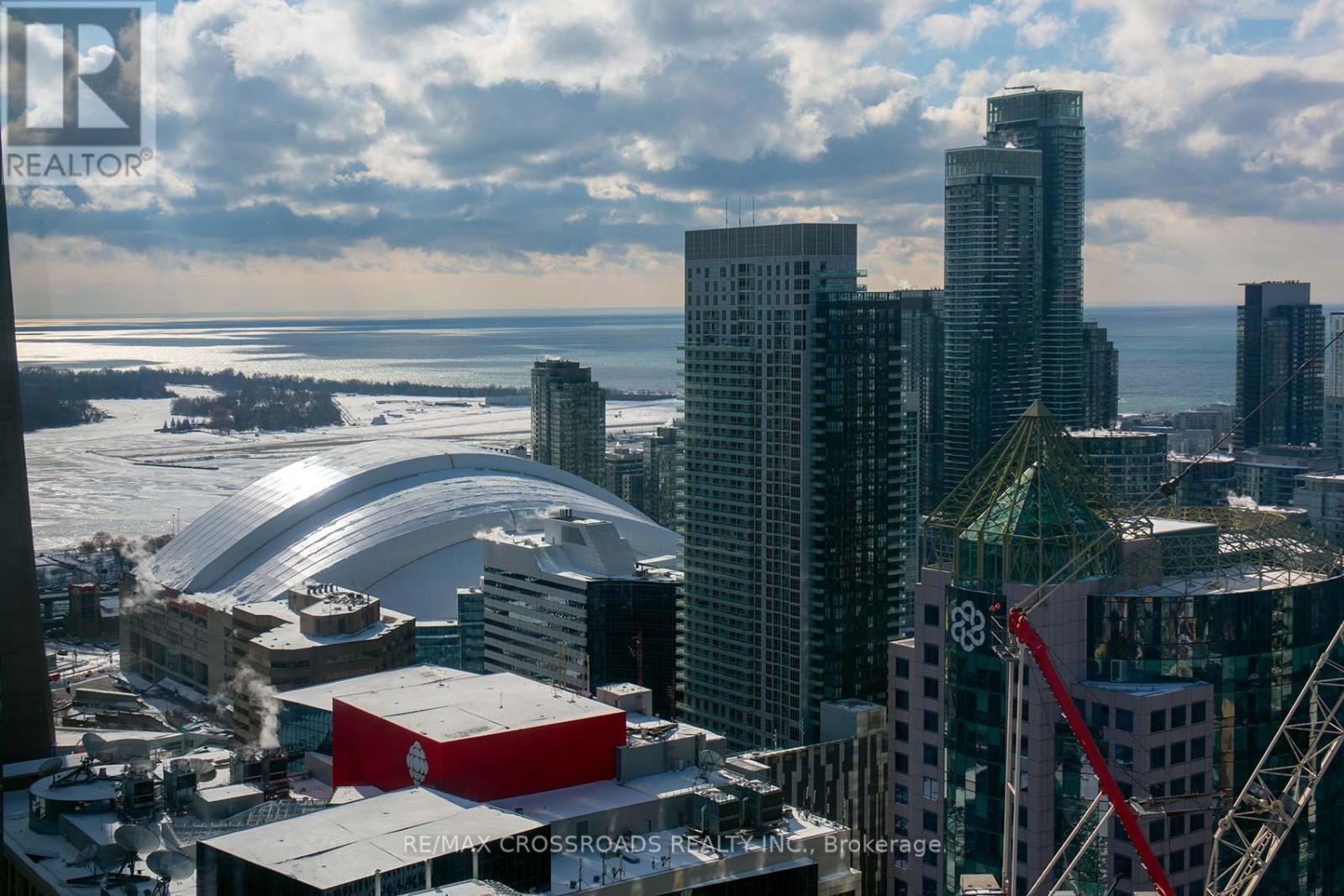 4401 - 224 King Street W, Toronto, ON - Outdoor With View