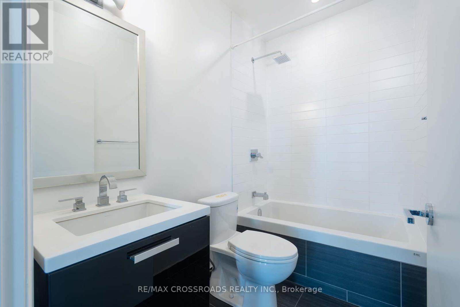 4401 - 224 King Street W, Toronto, ON - Indoor Photo Showing Bathroom