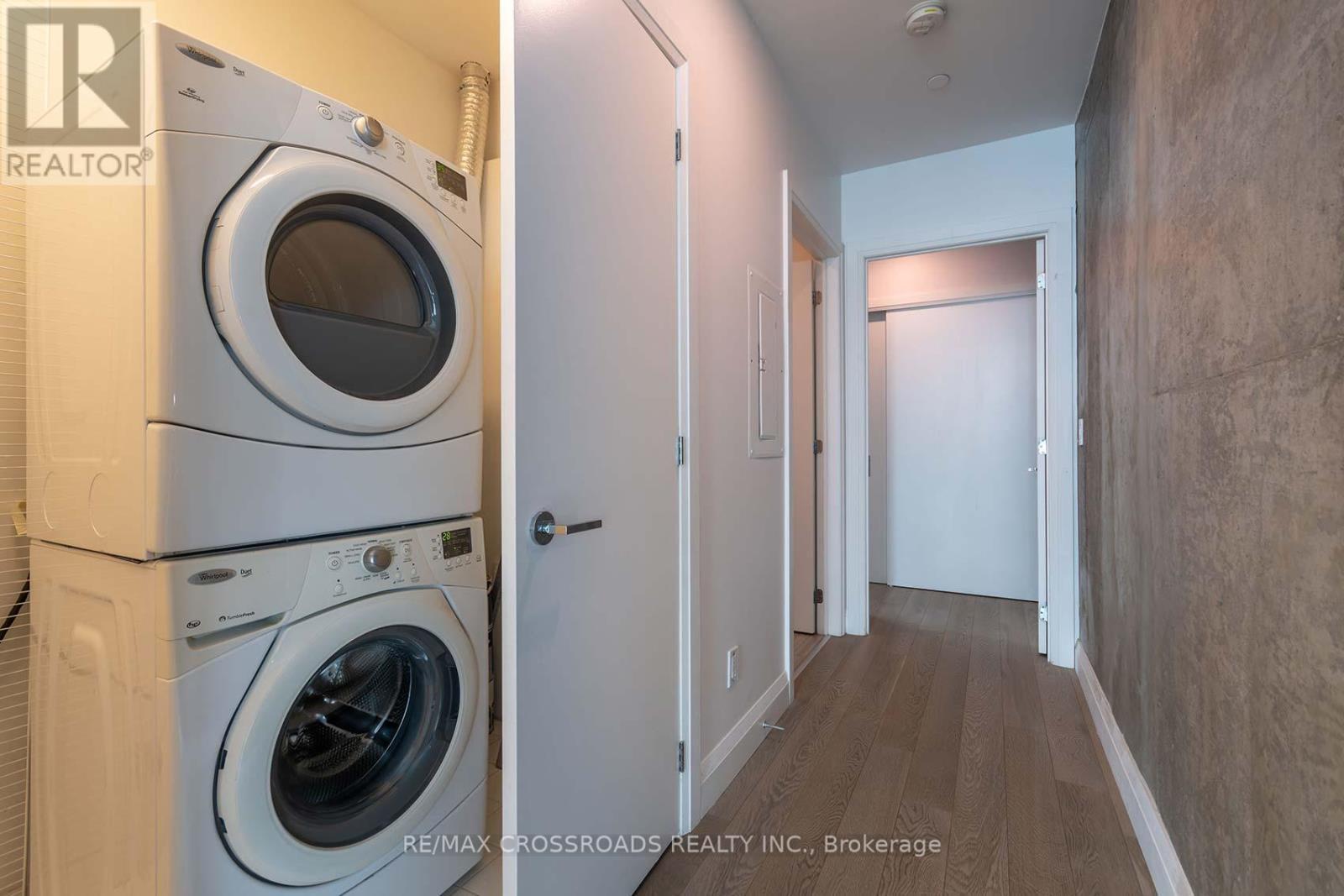 4401 - 224 King Street W, Toronto, ON - Indoor Photo Showing Laundry Room