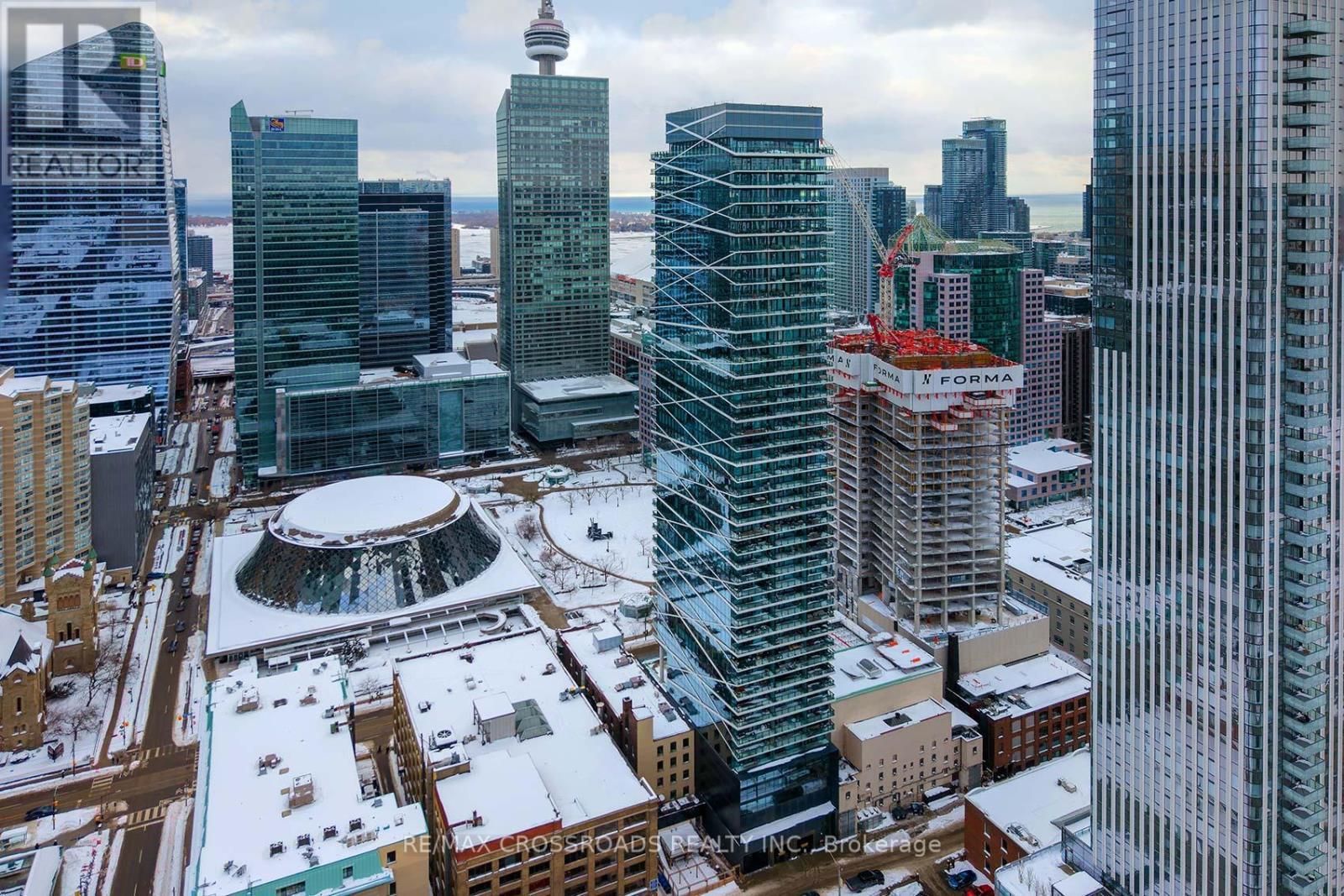 4401 - 224 King Street W, Toronto, ON - Outdoor