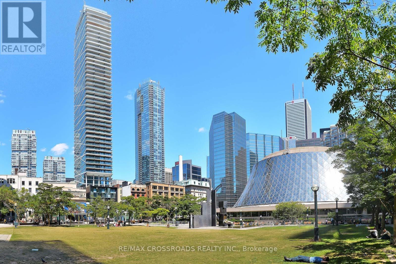 4401 - 224 King Street W, Toronto, ON - Outdoor With Facade
