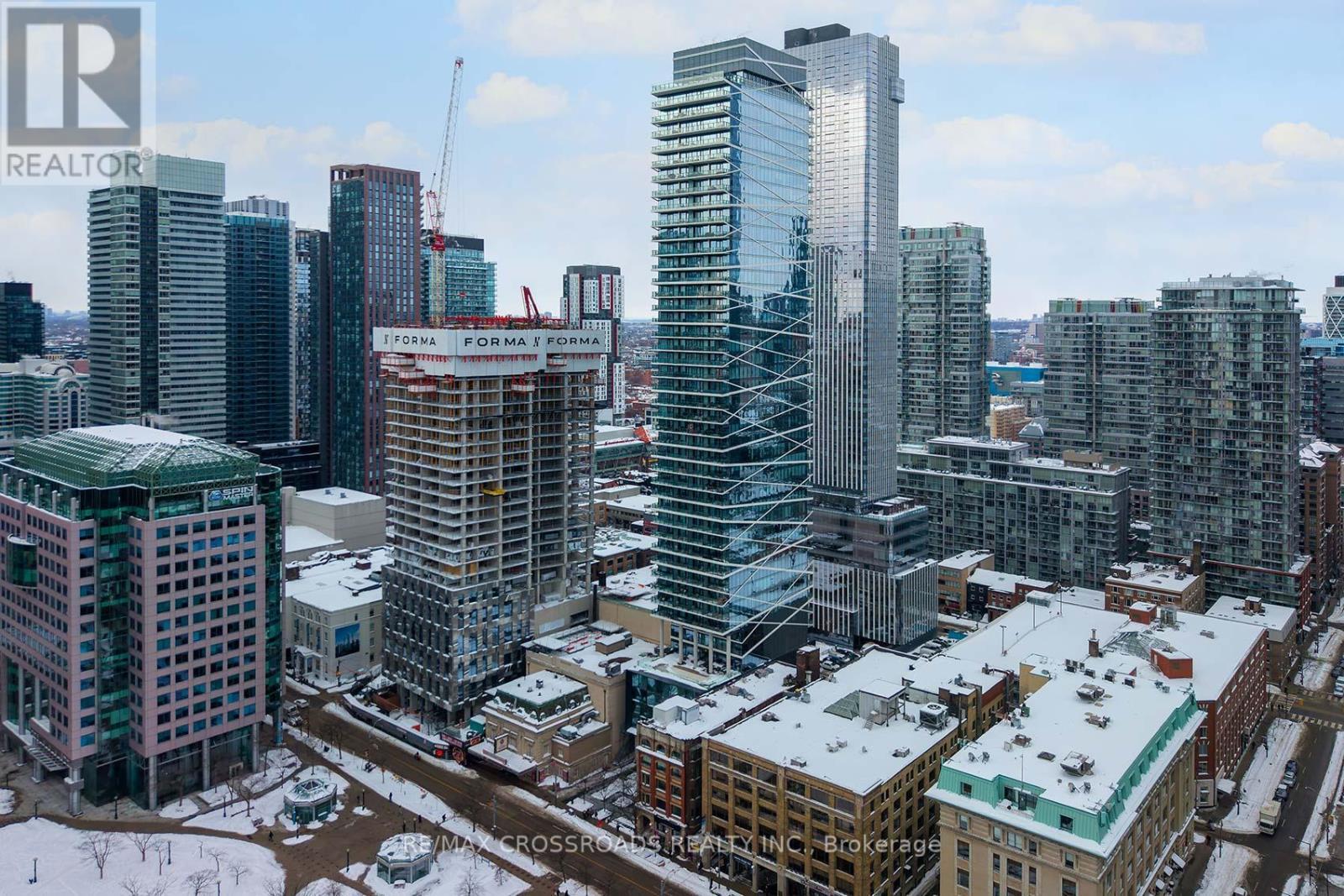 4401 - 224 King Street W, Toronto, ON - Outdoor With Facade
