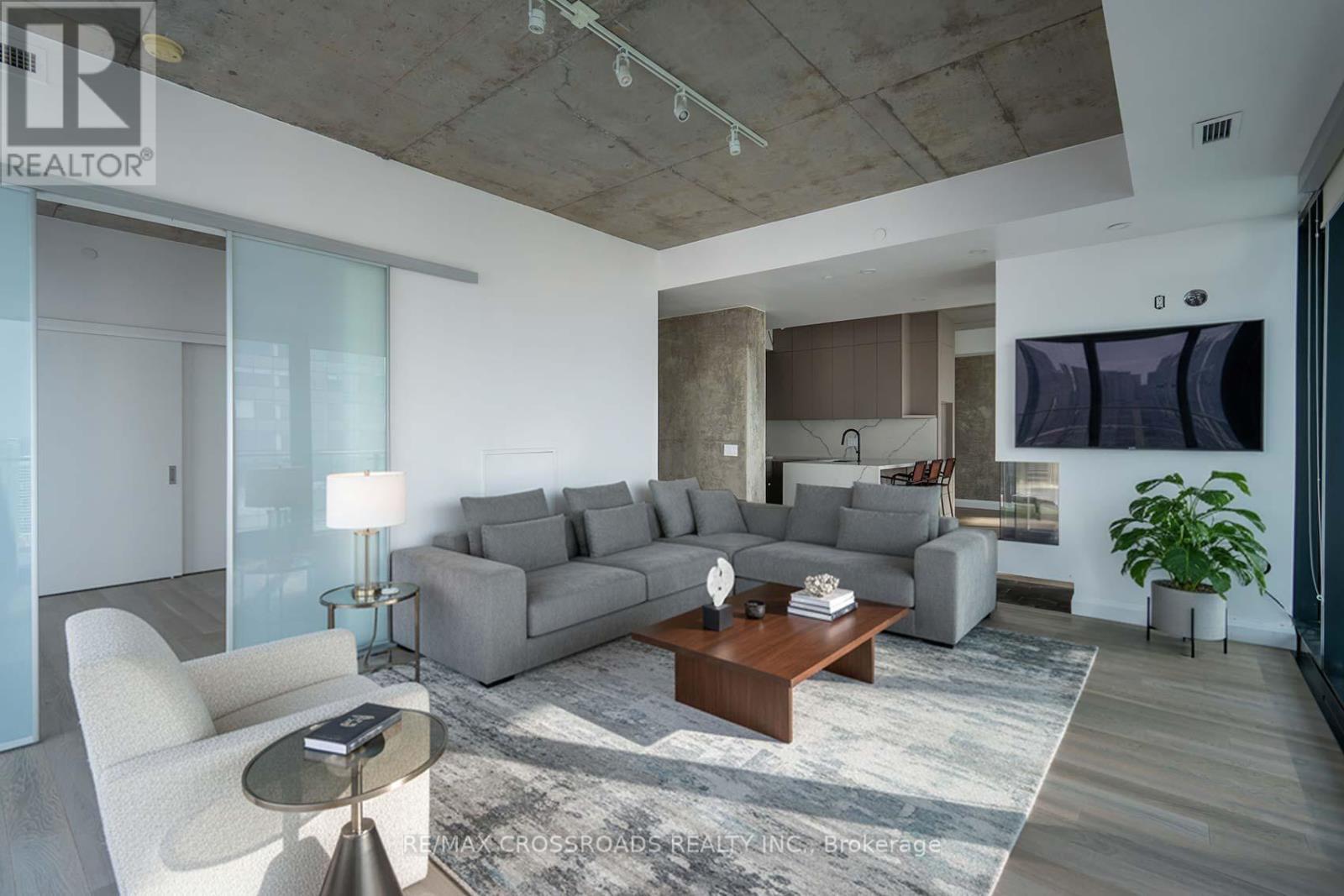 4401 - 224 King Street W, Toronto, ON - Indoor Photo Showing Living Room