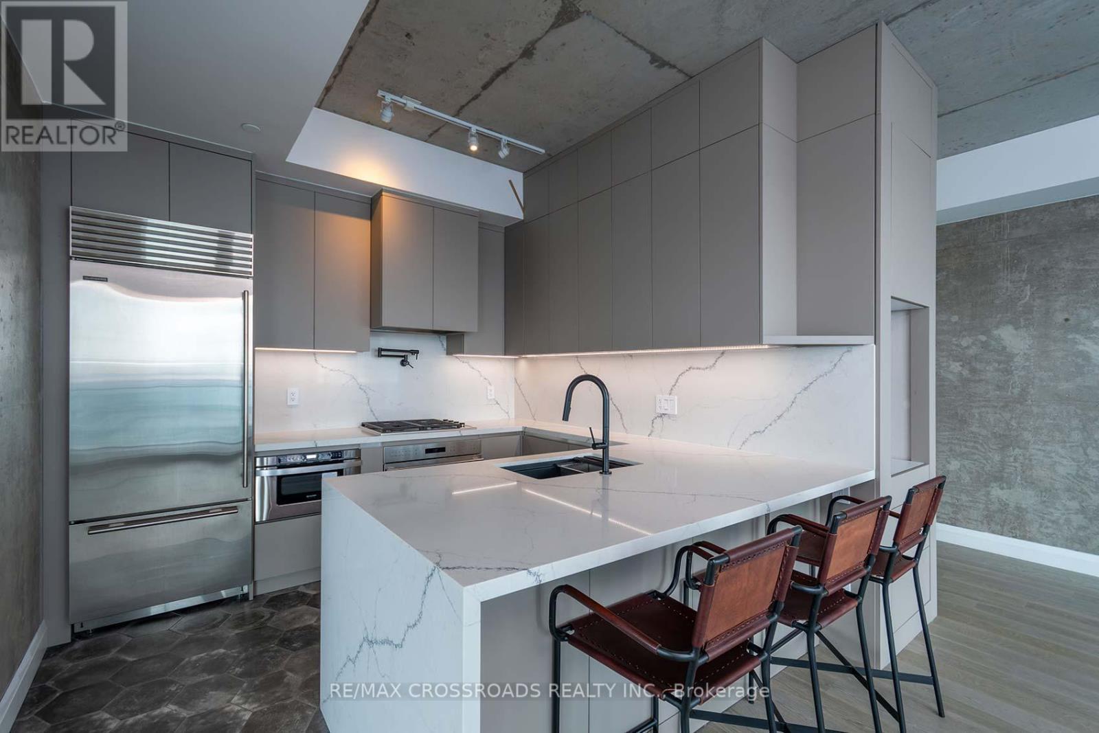 4401 - 224 King Street W, Toronto, ON - Indoor Photo Showing Kitchen With Upgraded Kitchen