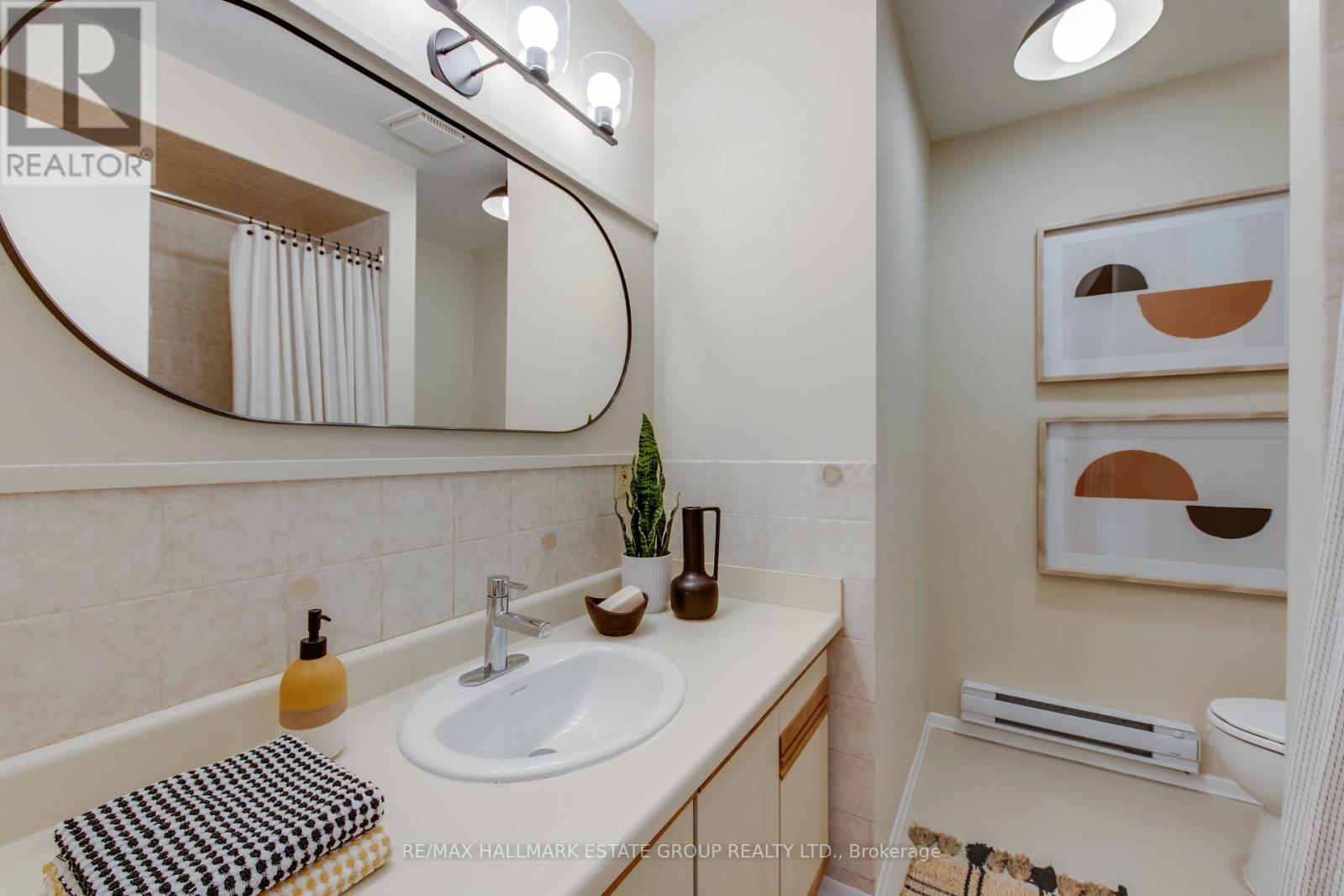 45 Meadowvale Road, Toronto, ON - Indoor Photo Showing Bathroom