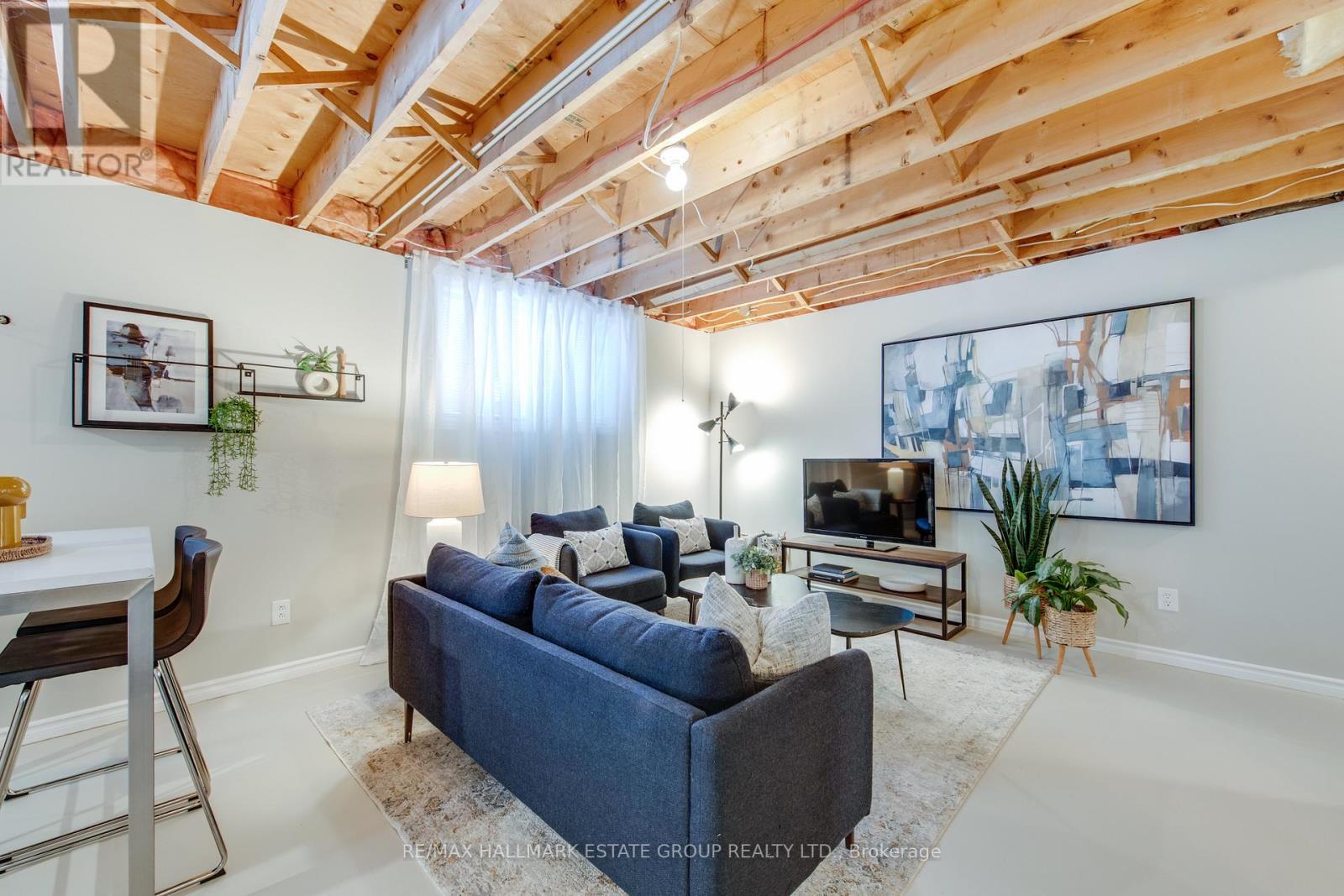 45 Meadowvale Road, Toronto, ON - Indoor