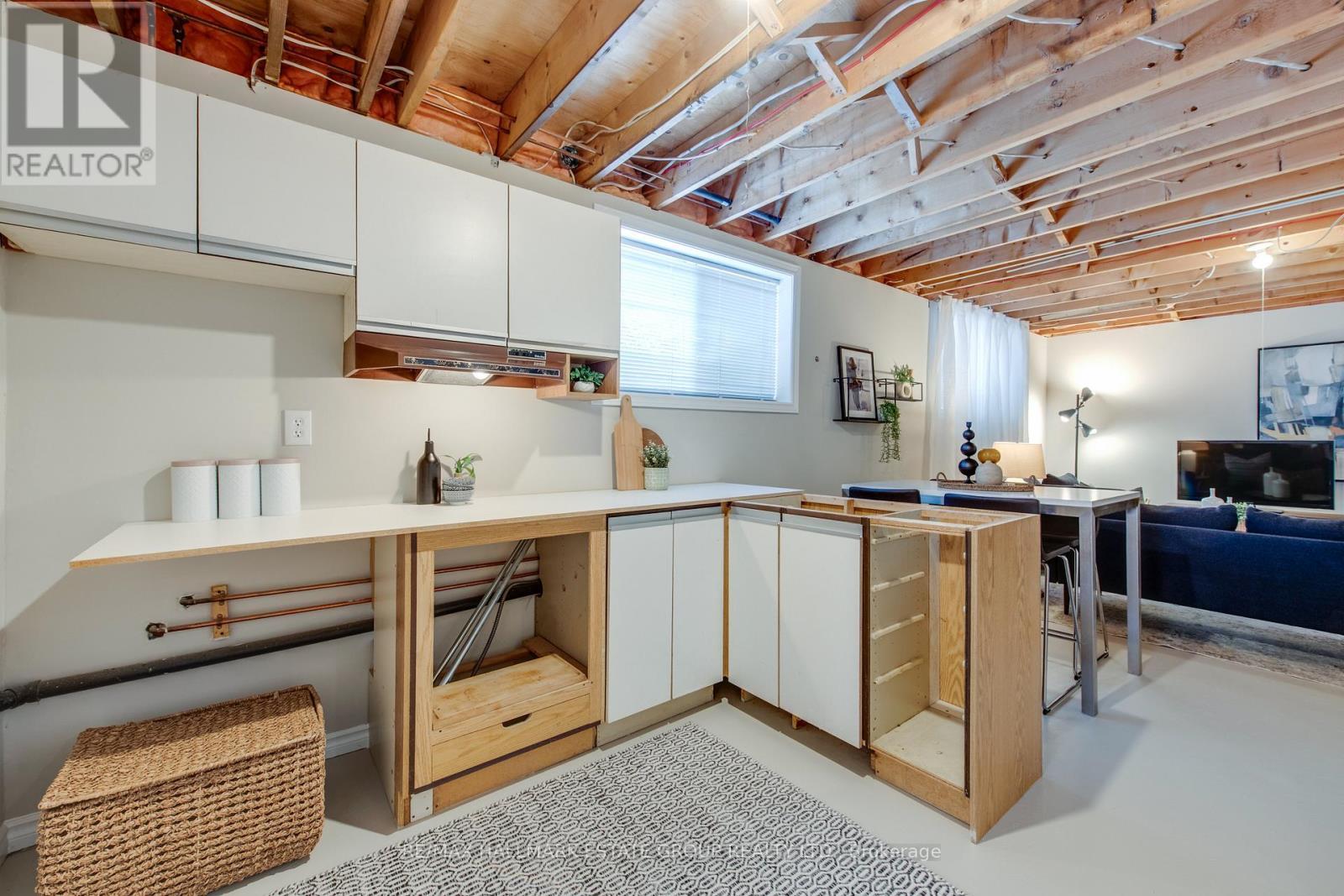 45 Meadowvale Road, Toronto, ON - Indoor