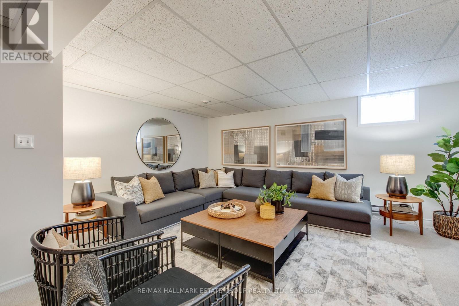 45 Meadowvale Road, Toronto, ON - Indoor Photo Showing Living Room