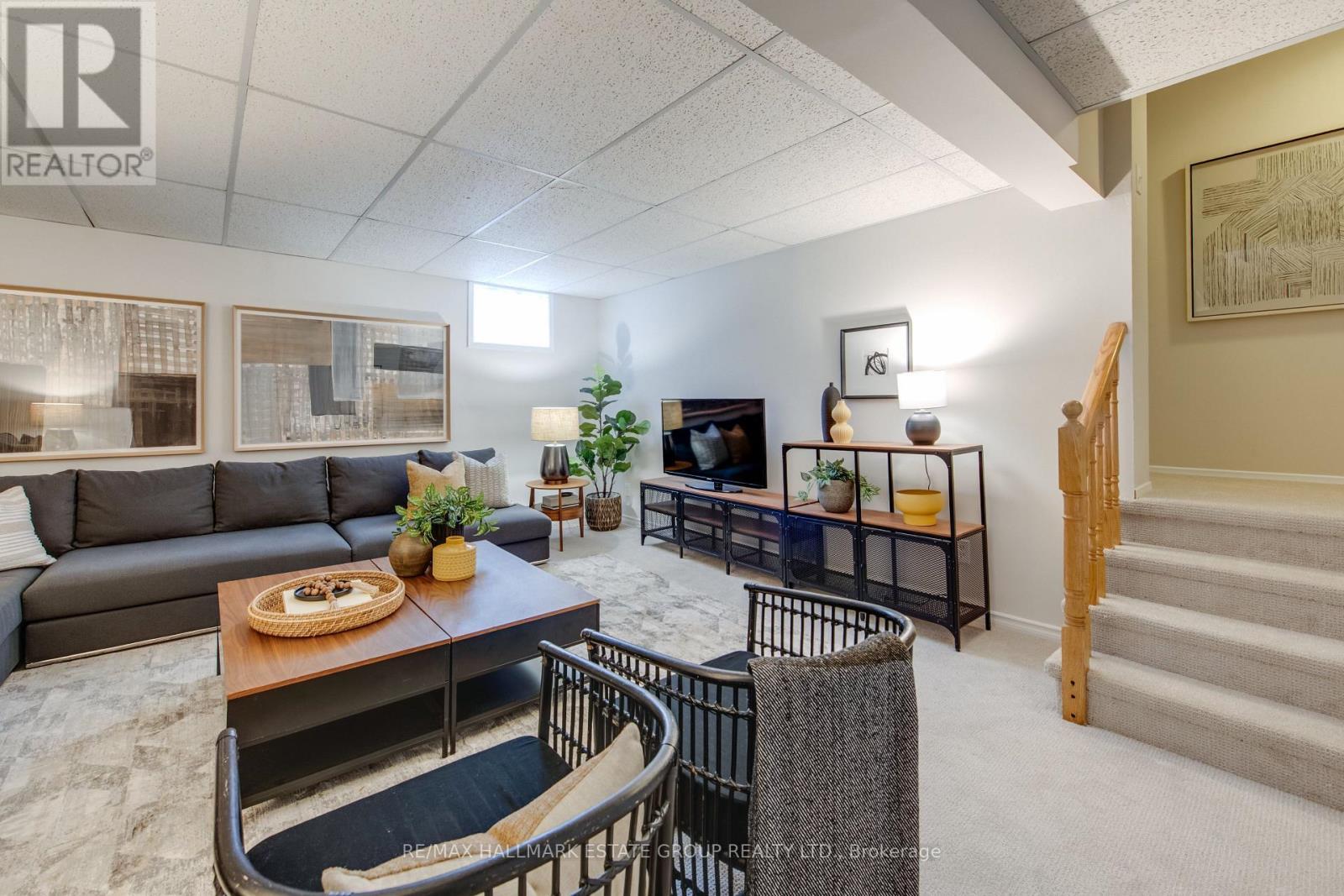 45 Meadowvale Road, Toronto, ON - Indoor Photo Showing Living Room