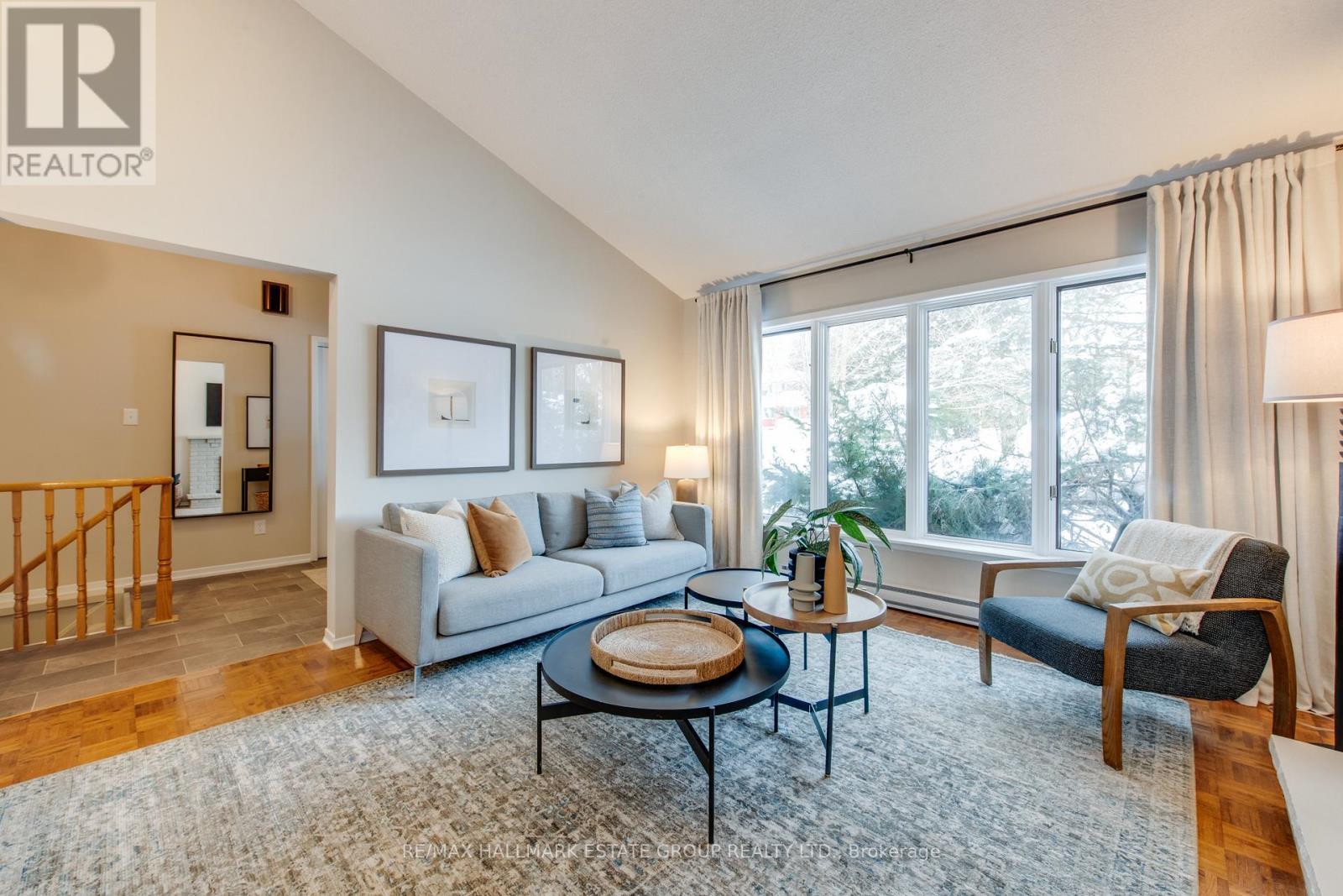 45 Meadowvale Road, Toronto, ON - Indoor Photo Showing Living Room