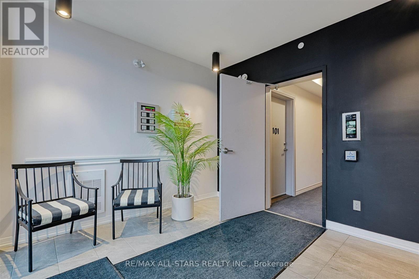 301 - 164 Cemetery Road, Uxbridge, ON - Indoor Photo Showing Other Room