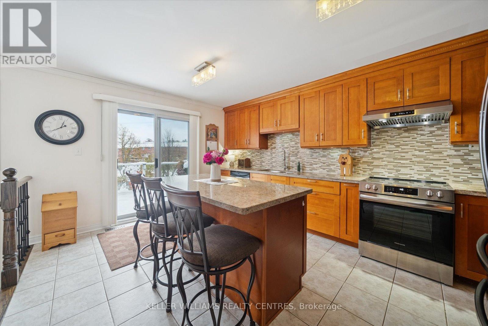 76 Kerfoot Street, Georgina, ON - Indoor