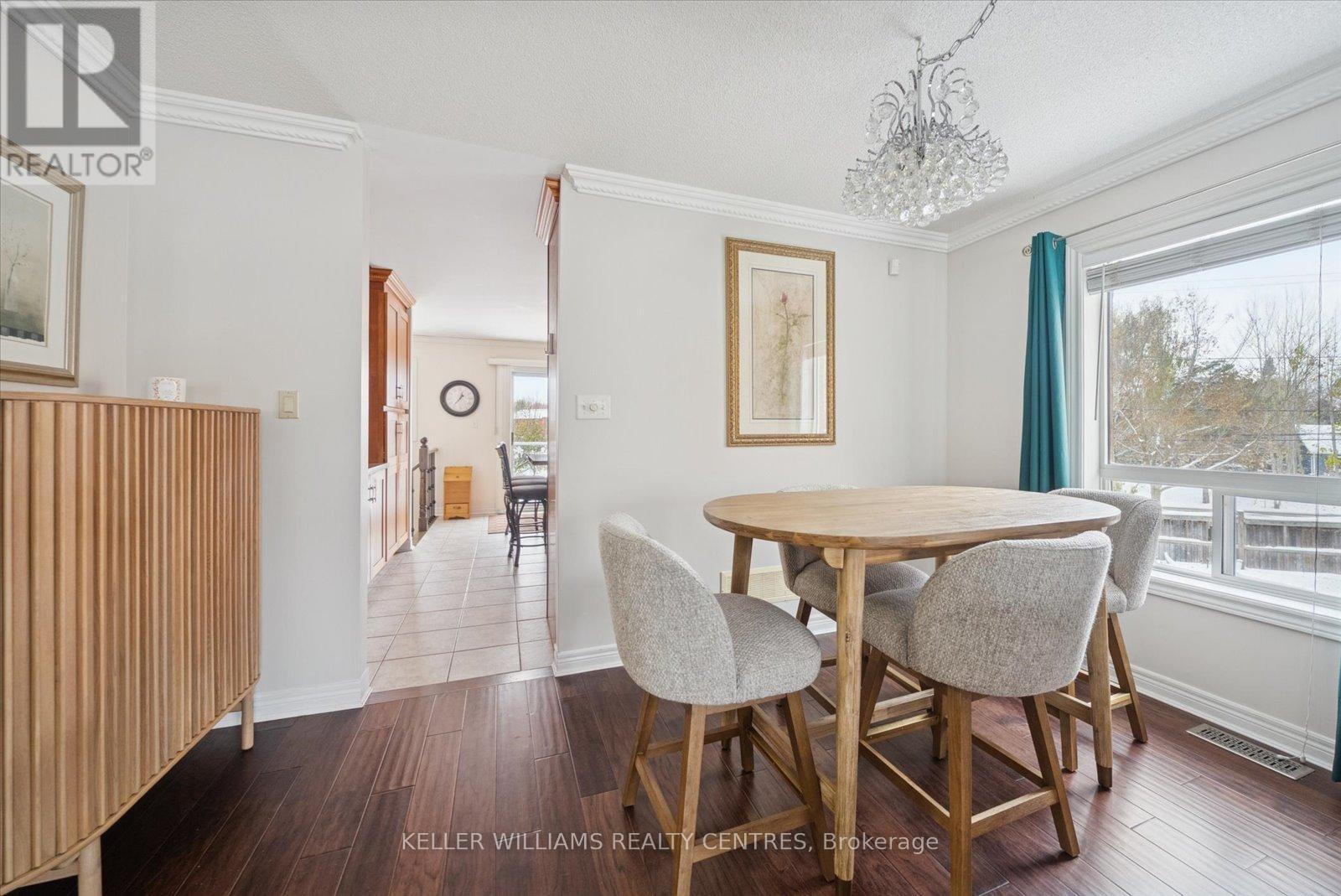 76 Kerfoot Street, Georgina, ON - Indoor Photo Showing Dining Room