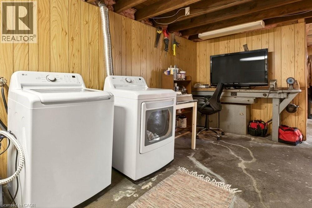 22 Mill Street, Hamilton, ON - Indoor Photo Showing Laundry Room