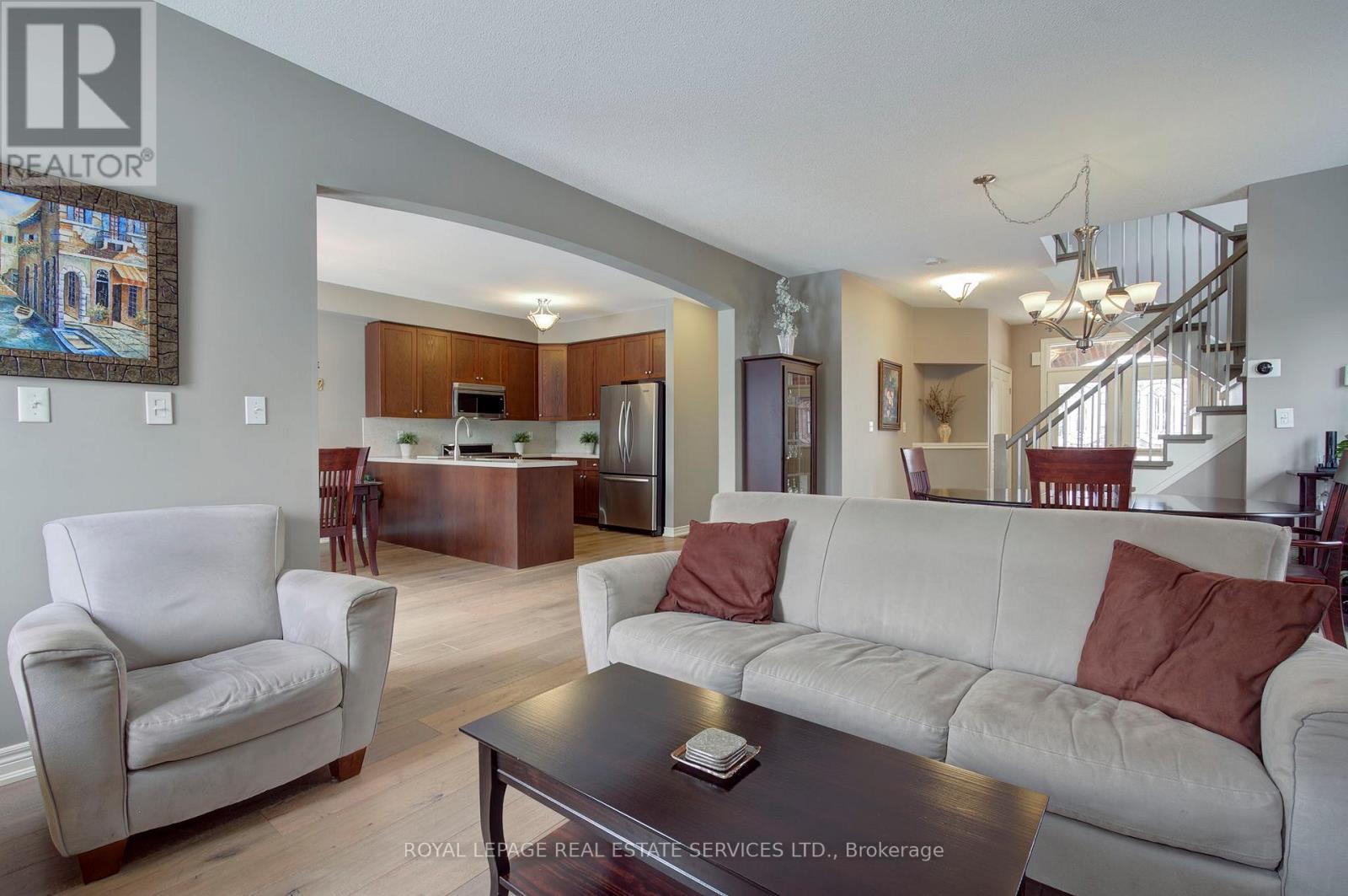 2275 Littondale Lane, Oakville, ON - Indoor Photo Showing Living Room