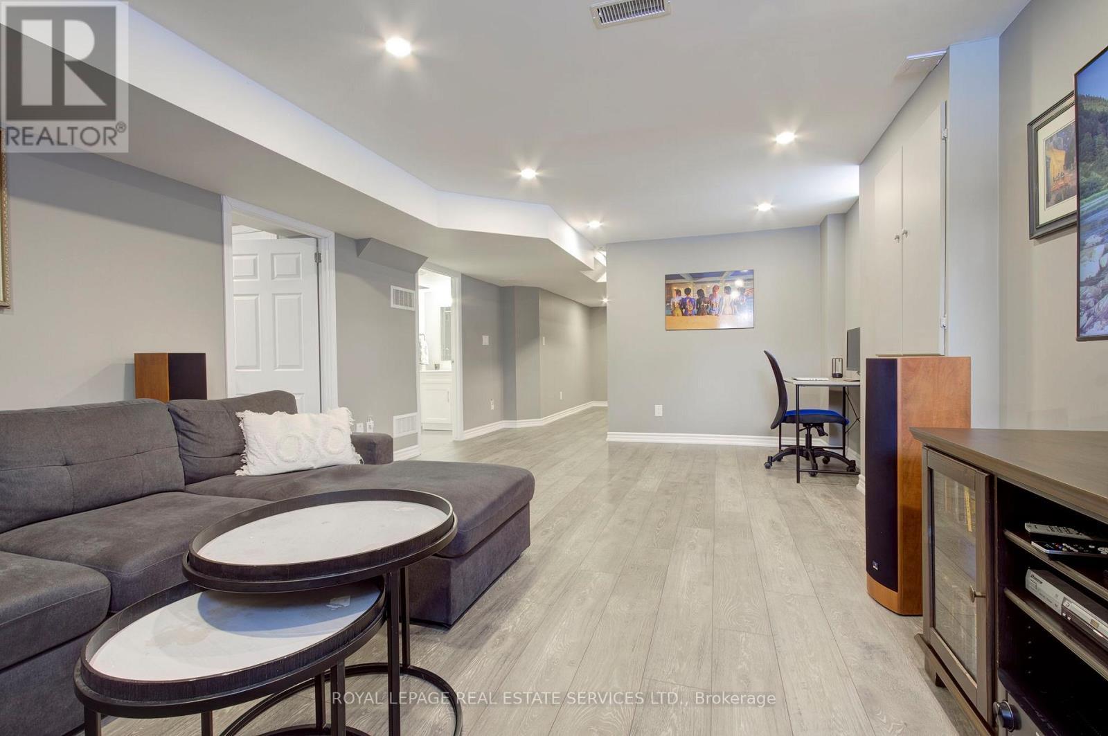 2275 Littondale Lane, Oakville, ON - Indoor