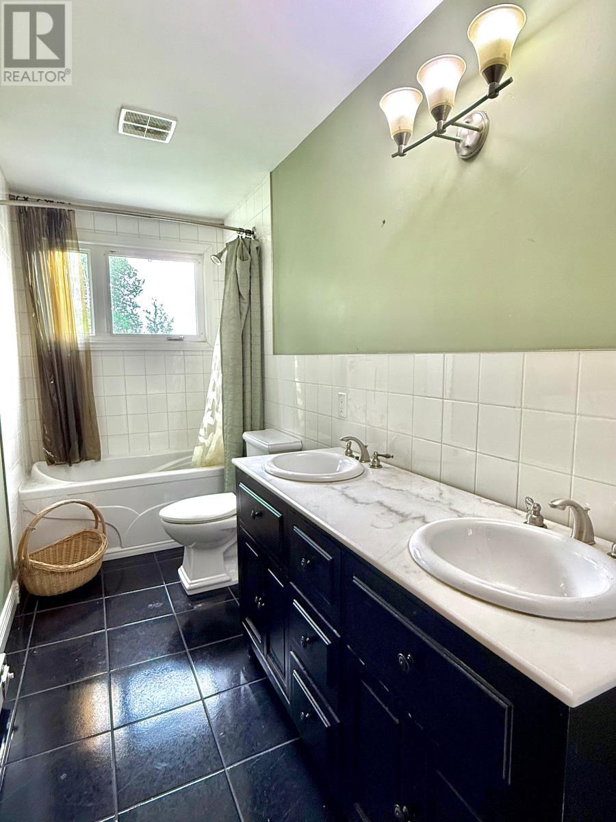 5 Old Mill Road, Clarenville, NL - Indoor Photo Showing Bathroom