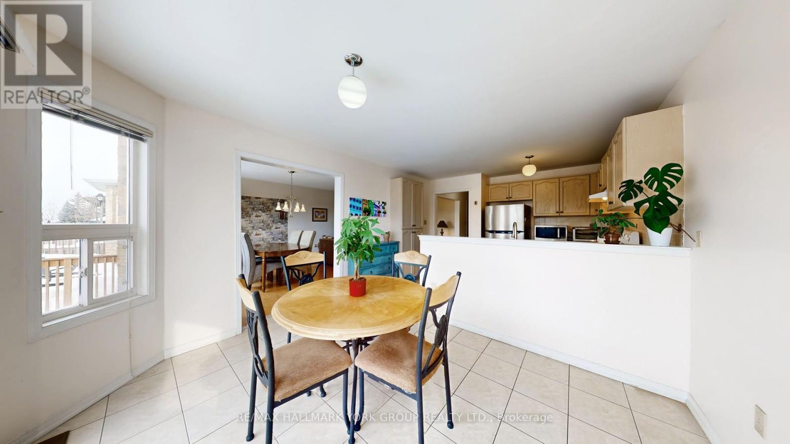 86 Petermann Street, Aurora, ON - Indoor Photo Showing Dining Room