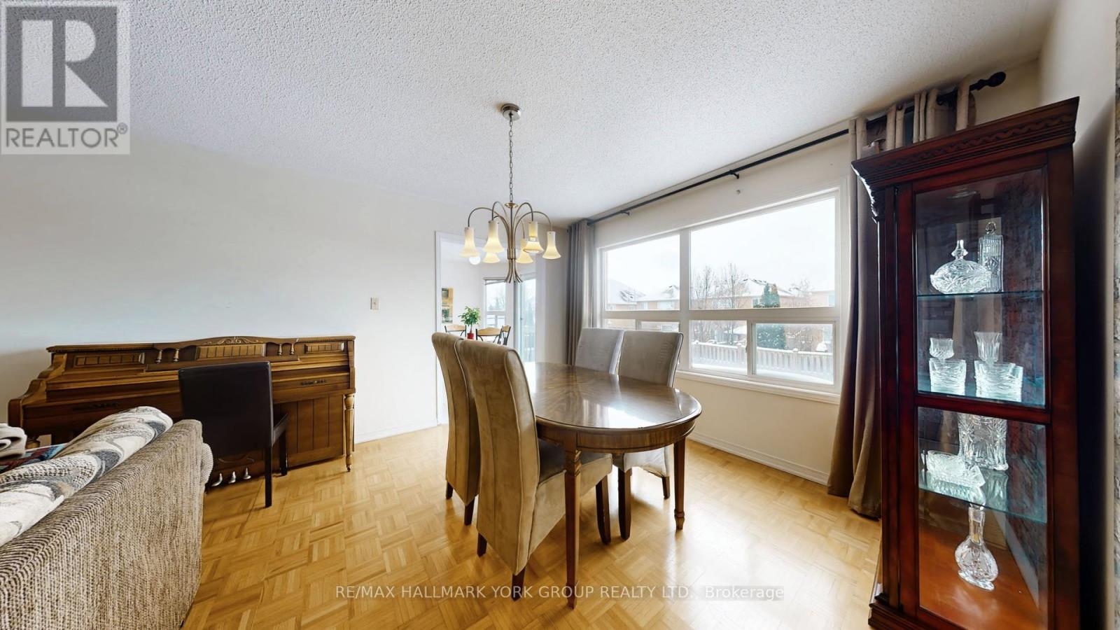 86 Petermann Street, Aurora, ON - Indoor Photo Showing Dining Room