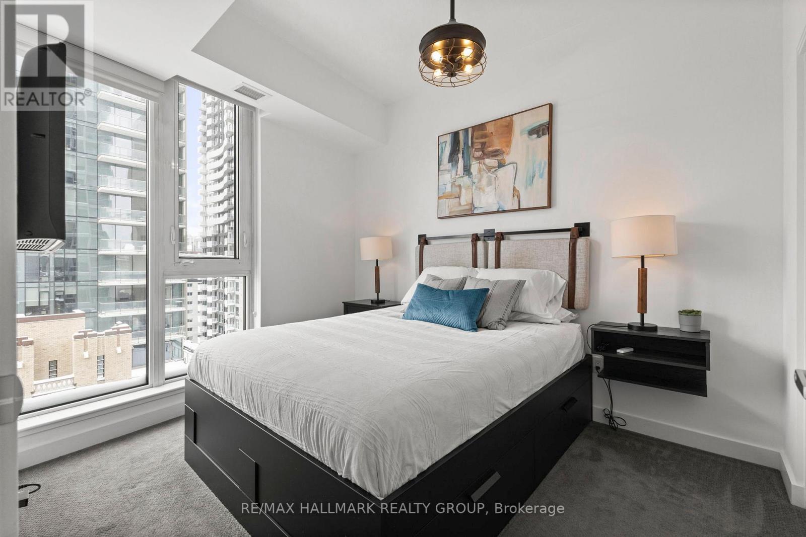 1010 - 179 Metcalfe Street, Ottawa, ON - Indoor Photo Showing Bedroom