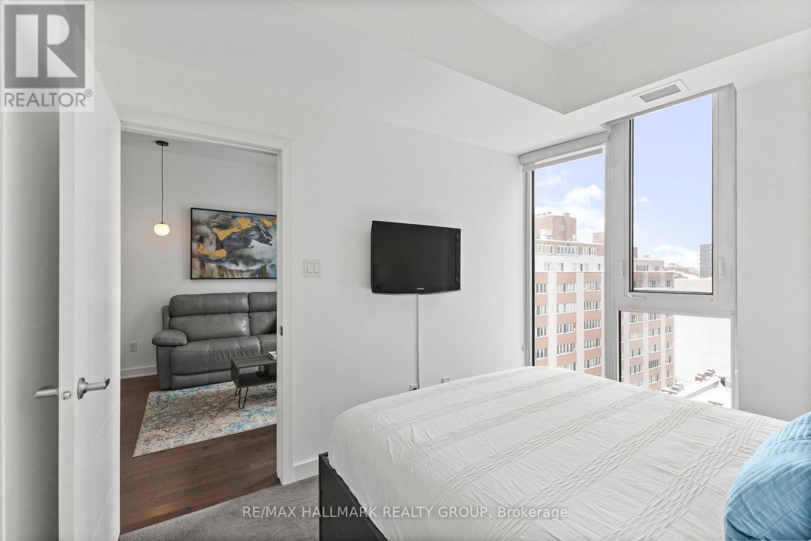 1010 - 179 Metcalfe Street, Ottawa, ON - Indoor Photo Showing Bedroom