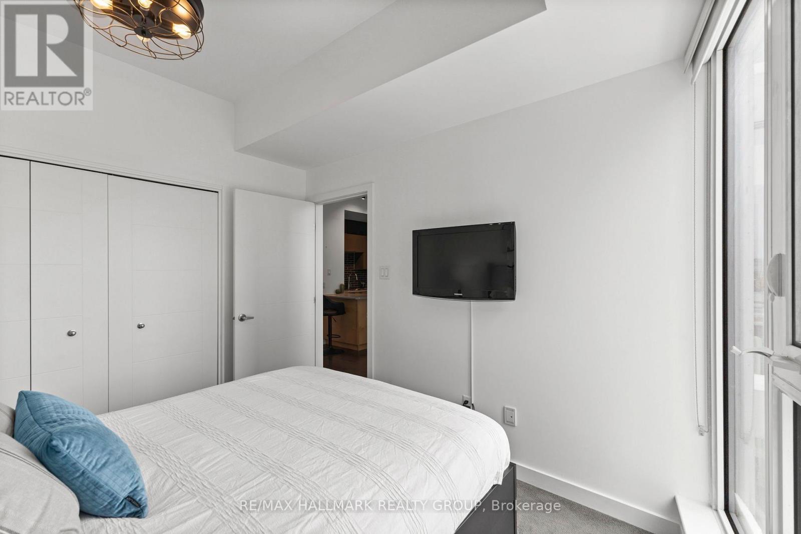 1010 - 179 Metcalfe Street, Ottawa, ON - Indoor Photo Showing Bedroom