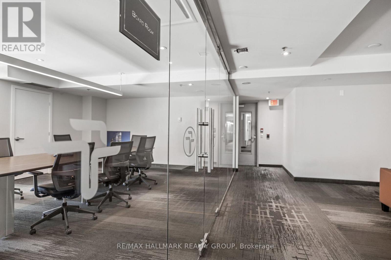 1010 - 179 Metcalfe Street, Ottawa, ON - Indoor