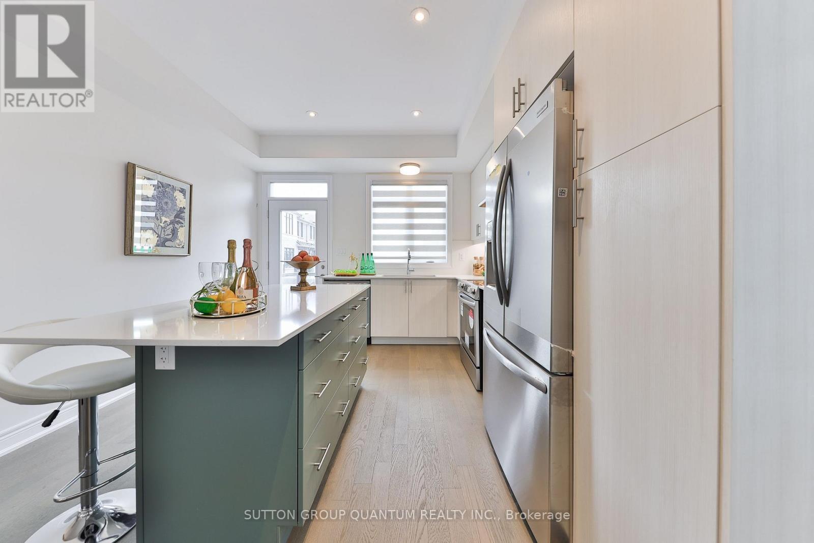 2168 Postmaster Drive, Oakville, ON - Indoor Photo Showing Kitchen