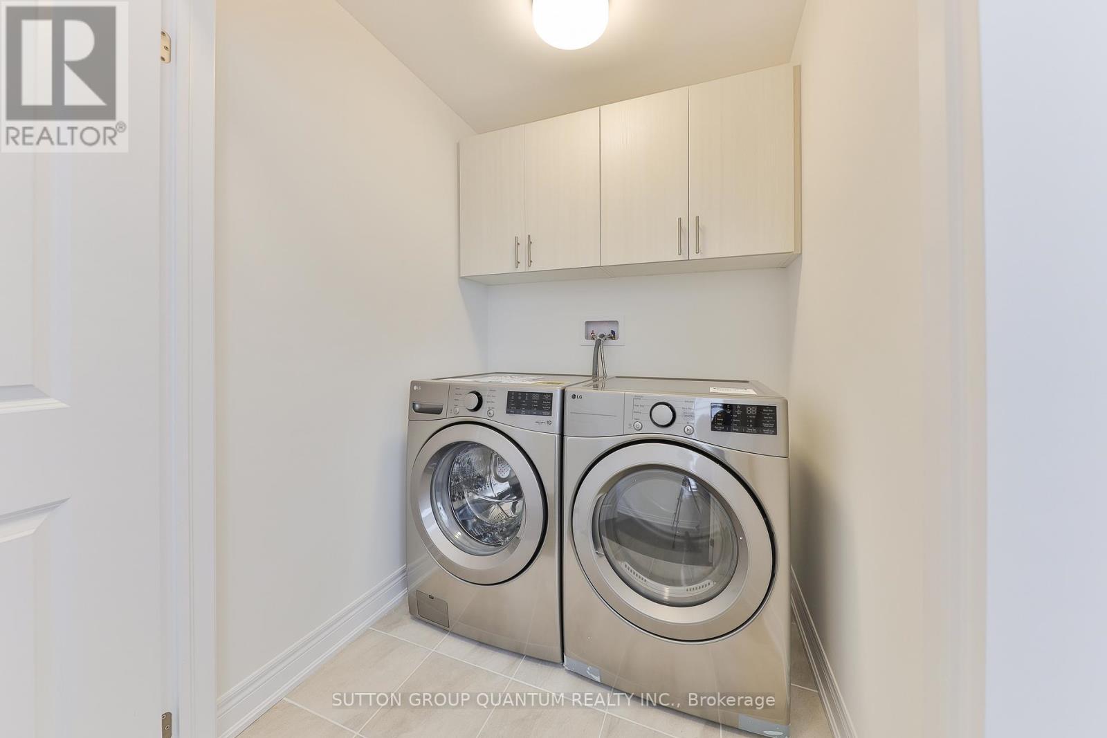 2168 Postmaster Drive, Oakville, ON - Indoor Photo Showing Laundry Room