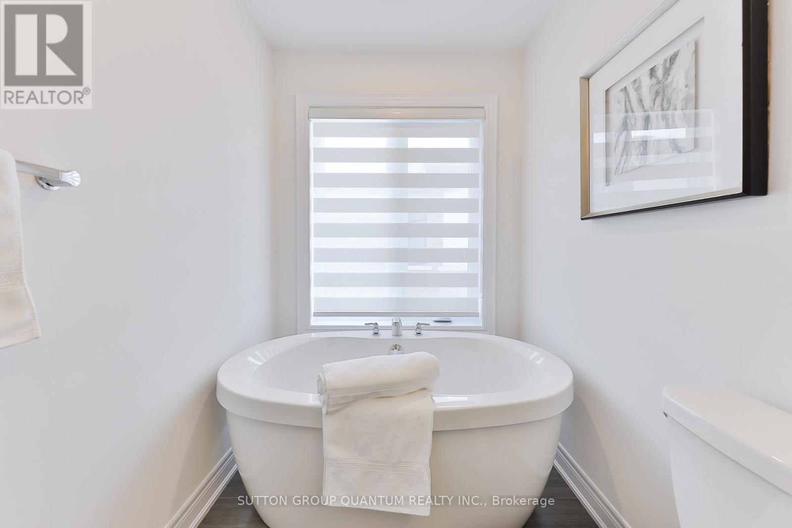 2168 Postmaster Drive, Oakville, ON - Indoor Photo Showing Bathroom
