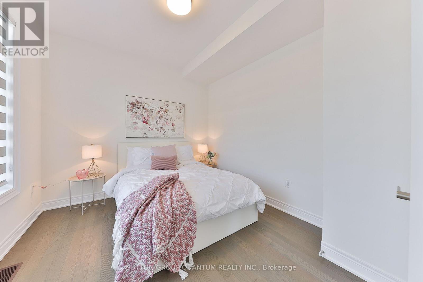 2168 Postmaster Drive, Oakville, ON - Indoor Photo Showing Bedroom