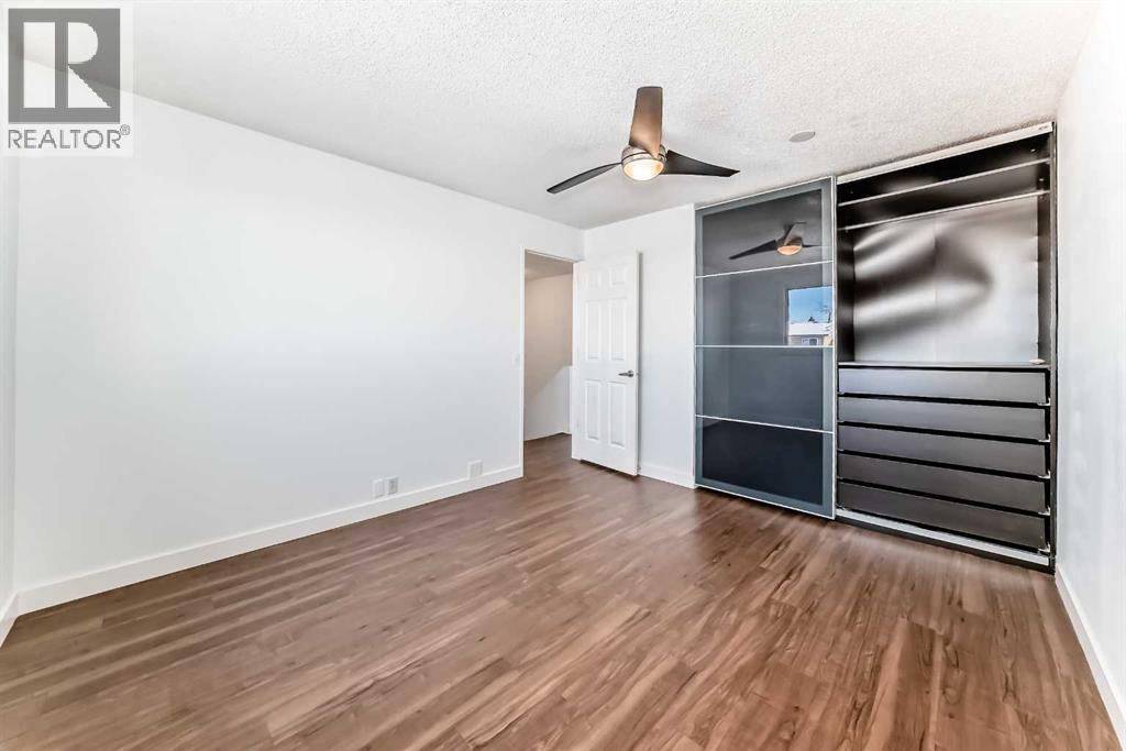 60 Erin Mount Crescent Se, Calgary, AB - Indoor Photo Showing Other Room