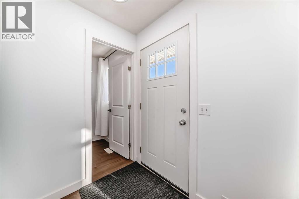 60 Erin Mount Crescent Se, Calgary, AB - Indoor Photo Showing Other Room