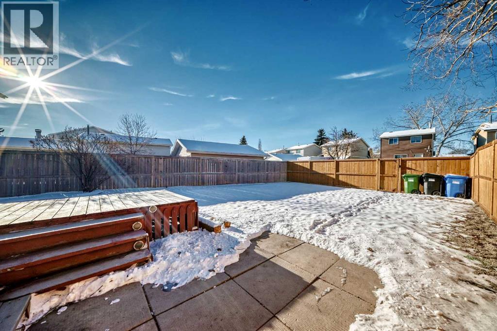 60 Erin Mount Crescent Se, Calgary, AB - Outdoor