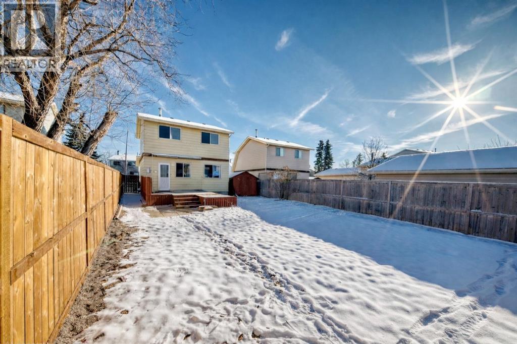 60 Erin Mount Crescent Se, Calgary, AB - Outdoor
