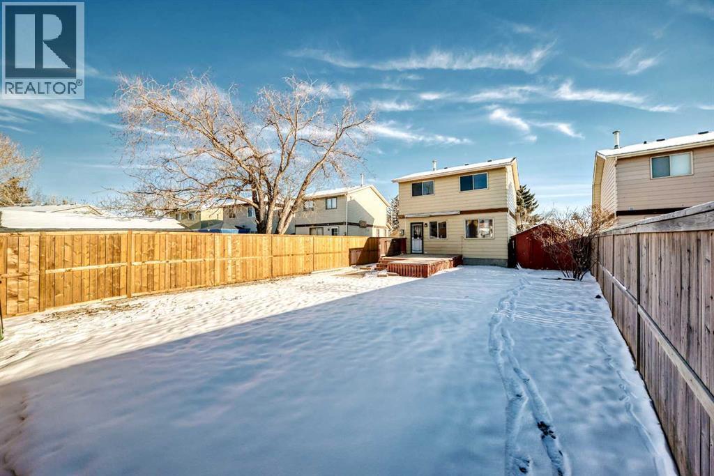 60 Erin Mount Crescent Se, Calgary, AB - Outdoor