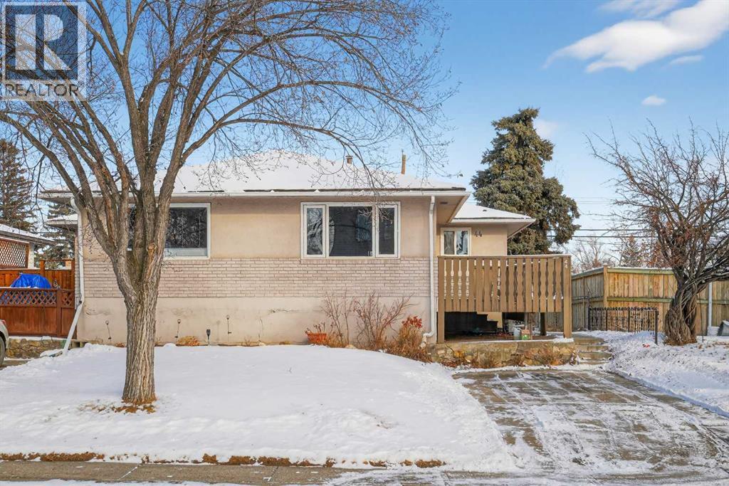 44 Winslow Crescent Sw, Calgary, AB - Outdoor