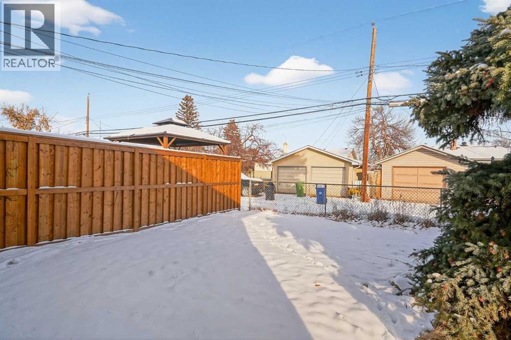 44 Winslow Crescent Sw, Calgary, AB - Outdoor