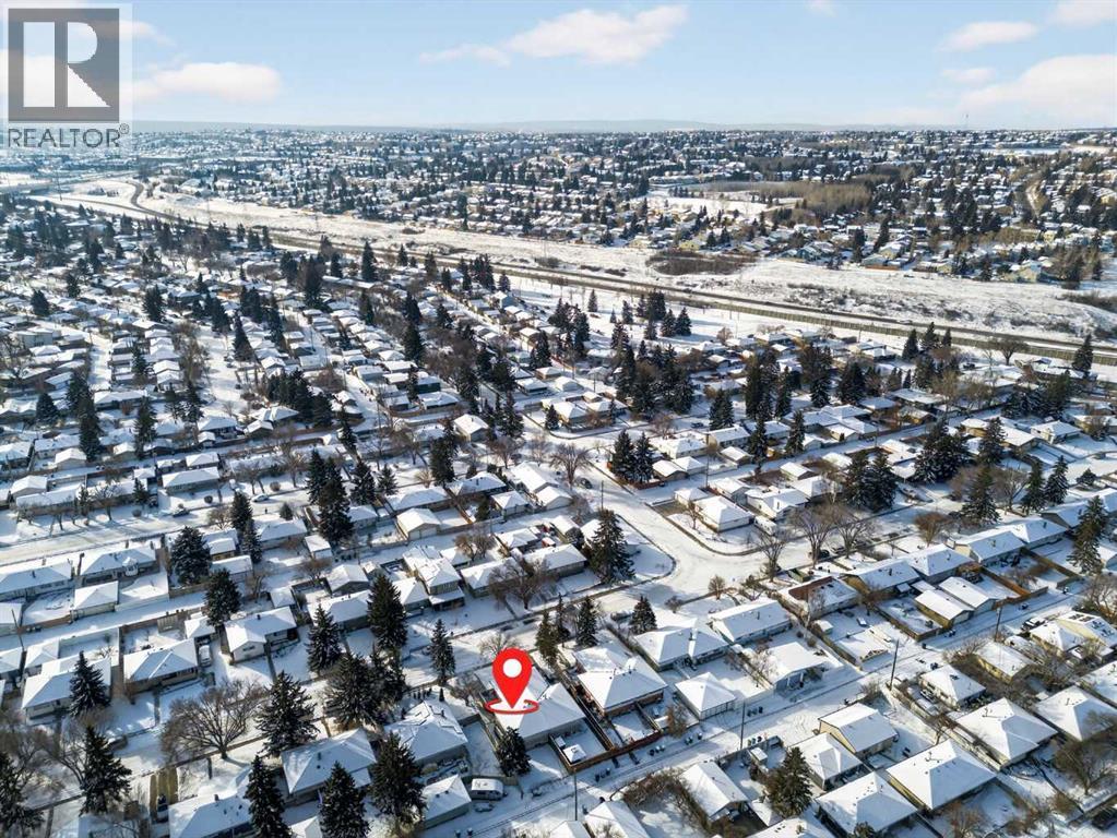 44 Winslow Crescent Sw, Calgary, AB - Outdoor With View