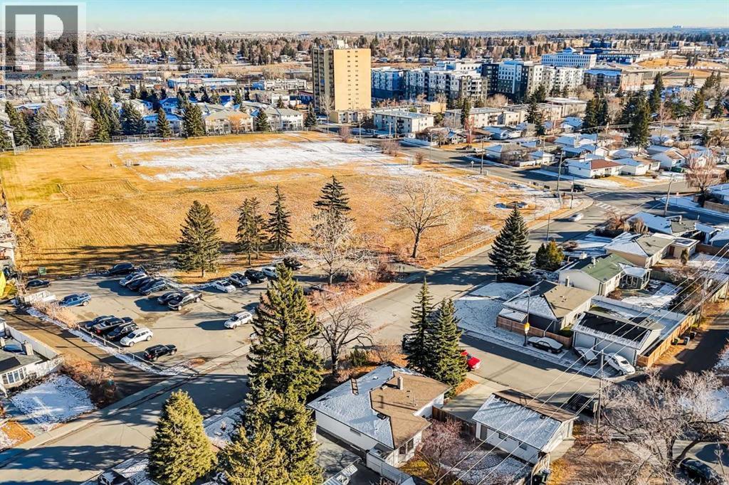 7431 5 Street Sw, Calgary, AB - Outdoor With View