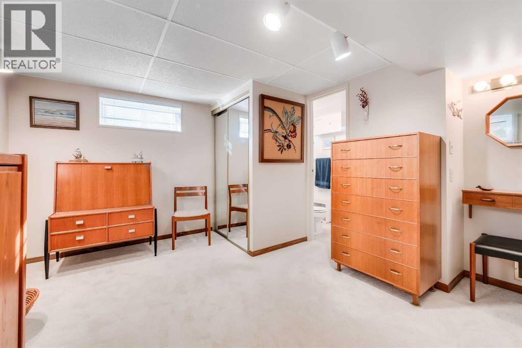 7431 5 Street Sw, Calgary, AB - Indoor Photo Showing Other Room