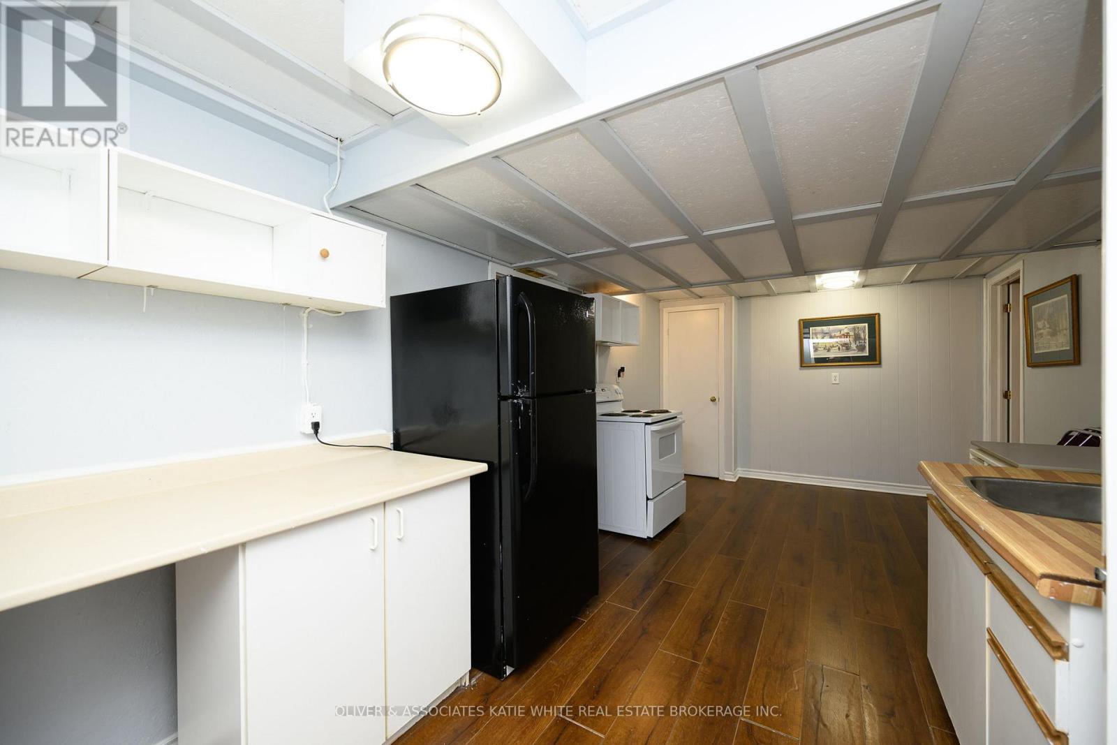 420 Riverside Drive, London North (North N), ON - Indoor Photo Showing Kitchen