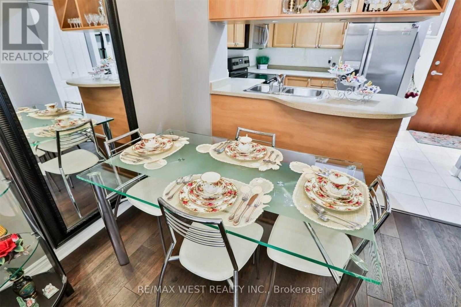 Gv-108 - 330 Princess Royal Drive, Mississauga, ON - Indoor