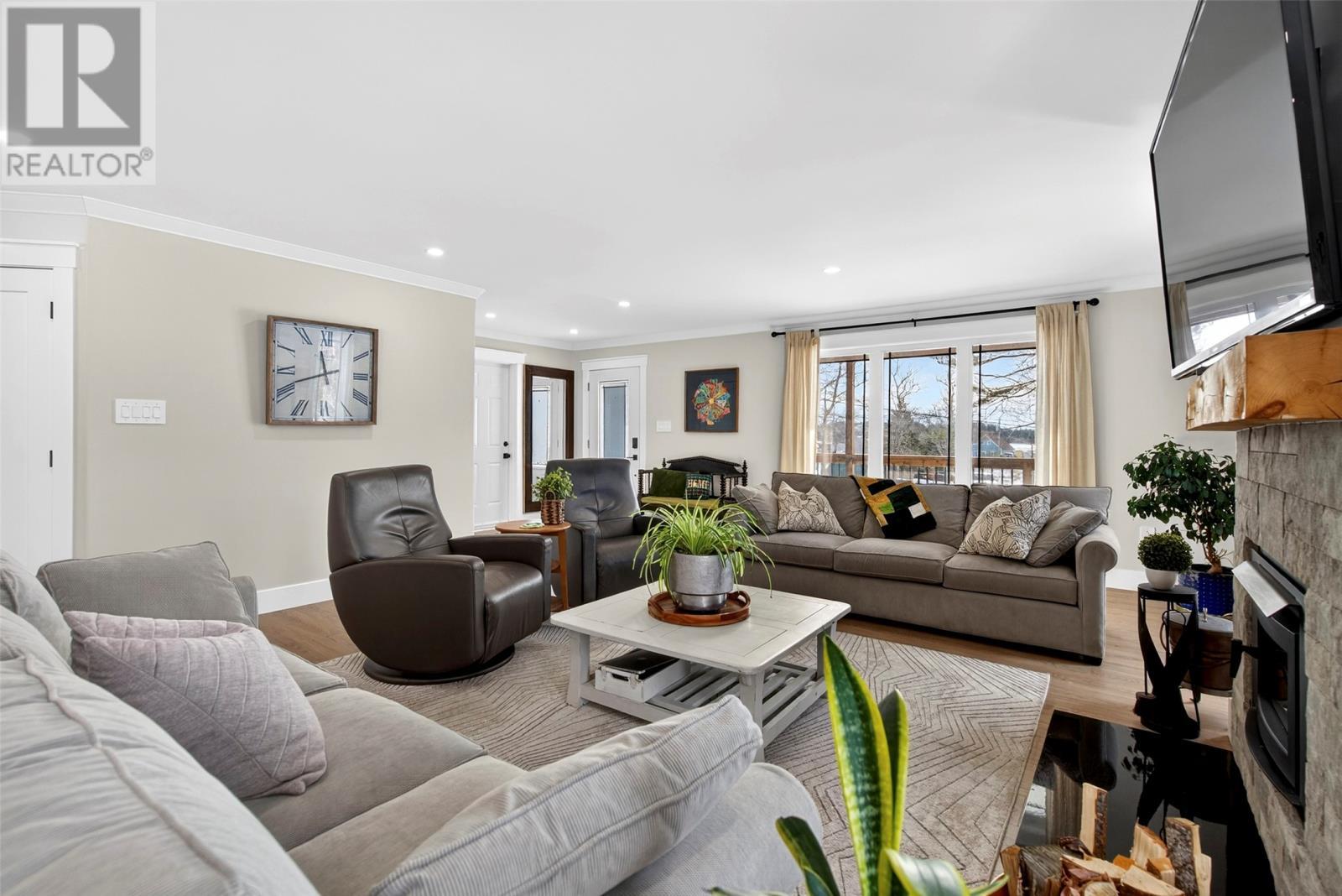 44 Bond Road, Whitbourne, NL - Indoor Photo Showing Living Room