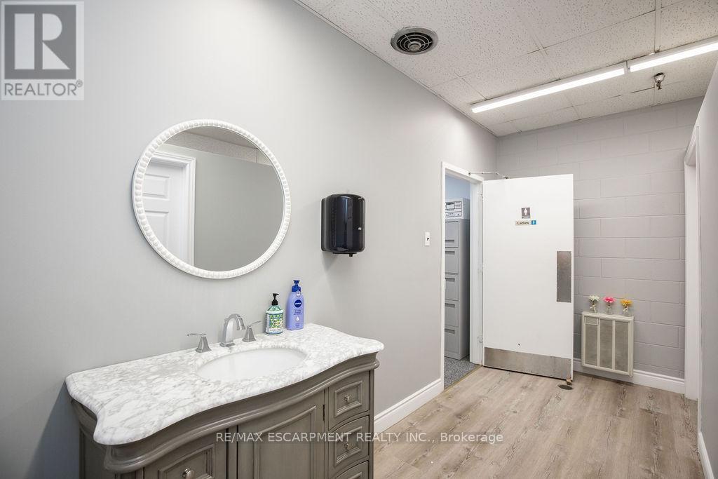 42 Niagara Street, Hamilton, ON