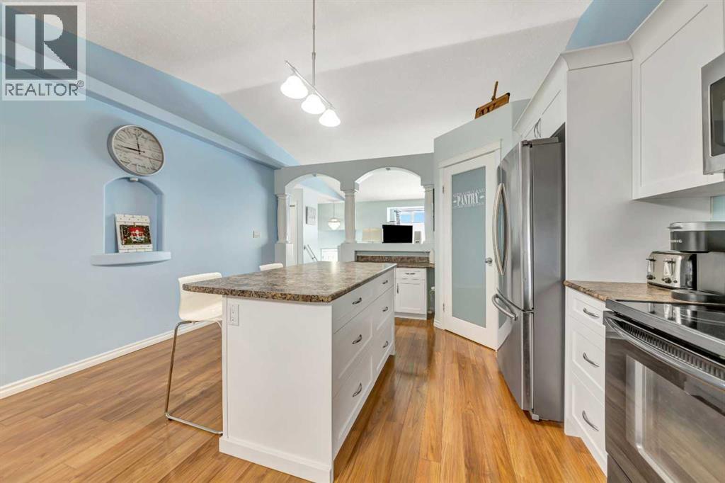 3204 65 Avenue, Lloydminster, AB - Indoor Photo Showing Kitchen With Upgraded Kitchen
